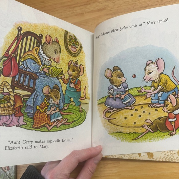 Good Night Aunt Lilly Little Golden Book 1983 Vintage Childrens Story Book - Picture 4 of 6